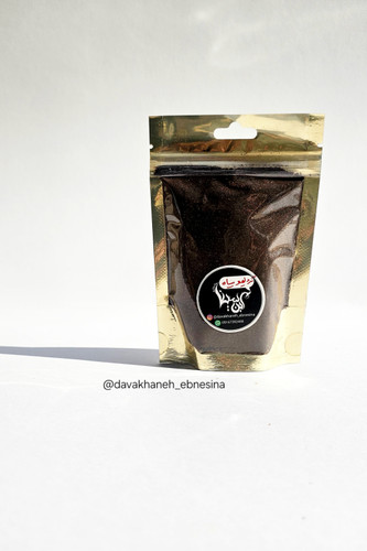 تهیه شده از پره های لیو عمانی سیاه، بدون هسته اسیاب شده، خوش عطرو طعم کاملا ارگانیک