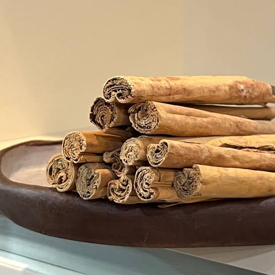 دارچین صد درصد اصل، طعم و مزه ی واقعی دارچین، طبع گرم، مناسب دمنوش و غذا و،،،،